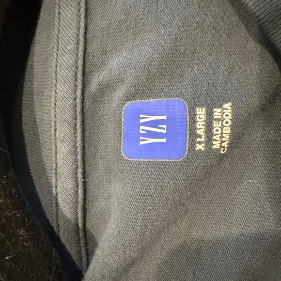 GAP Blueish Gray Short Sleeve Tee with white dove in back - Picture 3 of 5